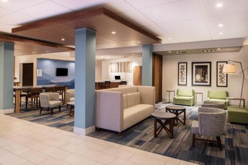 Holiday Inn Express & Suites Kingdom City, an IHG Hotel in Kingdom City, USA