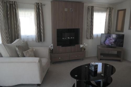 Country Coastal Holidays - Families and Couples only in St Mary in the Marsh