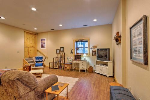 Quaint Apt about 5 Miles to Appalachian Trail and Lake! - image 6