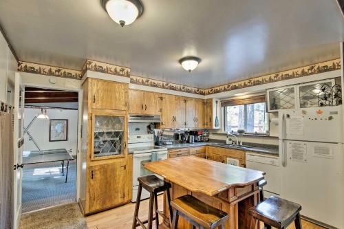NEW! Lake Tahoe Getaway w/Hot Tub 6Mi to Heavenly - image 4