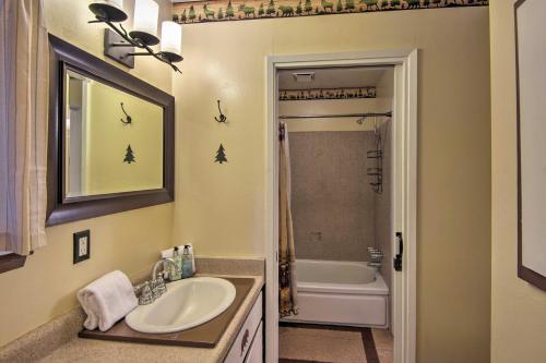 NEW! Lake Tahoe Getaway w/Hot Tub 6Mi to Heavenly - image 11