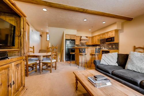 Foxglove Condos - image 9
