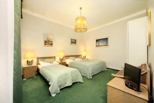 2 bedrooms, 2 beds