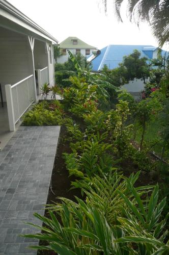 Douceurs Caraïbes, Gîte Cannelle (Douceurs Caraibes, Gite Cannelle) in บุยยองต์