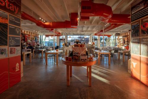 Best Friends Roadhouse and Mercantile - image 2