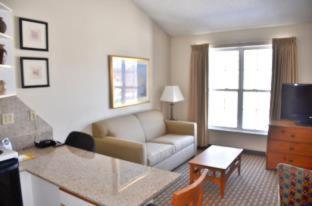 Cresthill Suites Syracuse