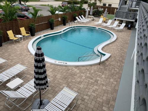 Swimming pool, Ocean Villas of Deerfield in Deerfield Beach (FL)