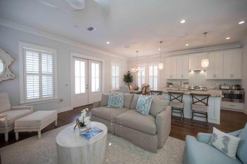 Carefree Cottage - 46 E Seacrest Blvd by Dune Vacation Rentals - image 2