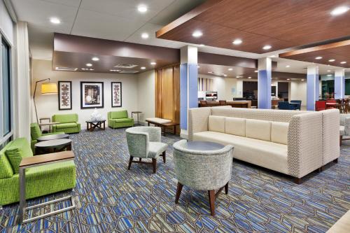 Holiday Inn Express & Suites - Cartersville