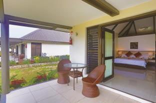 แลนเดอร์ เบย์ รีสอร์ต แอนด์ สปา ฟิจิ (LANDERS BAY RESORT & SPA FIJI) in ลัวตูก้า
