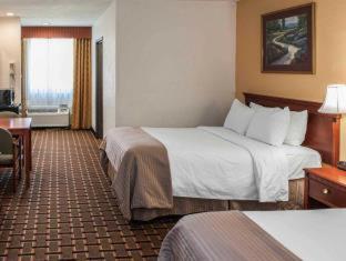 Ramada by Wyndham Indianapolis Speedway photo