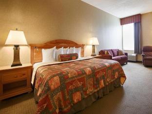 Best Western Plus Revere Inn and Suites