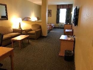 Best Western Plus Revere Inn and Suites