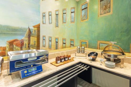 Holiday Inn Express Lisboa - Av. Liberdade an IHG Hotel - image 2