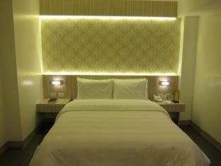 The Charter House, Manille (photo 9)