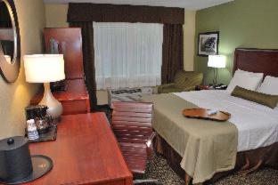 ESTIA Hotel & Suites Glenview