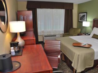 ESTIA Hotel & Suites Glenview