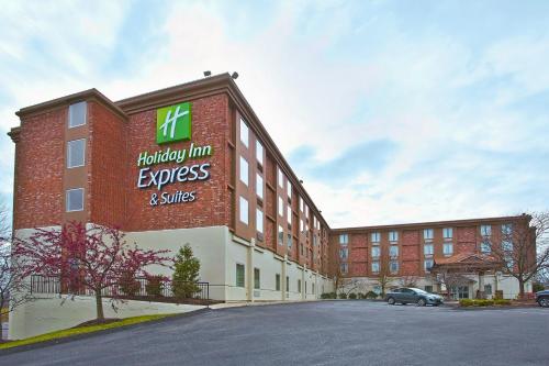 Holiday Inn Express and Suites Pittsburgh West Mifflin, an IHG Hotel