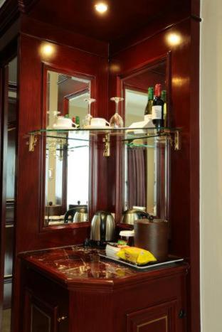 Holiday Inn Shanghai Nanjing Road by IHG, Shanghai (photo 7)