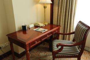 Holiday Inn Shanghai Nanjing Road by IHG, Shanghai (photo 11)