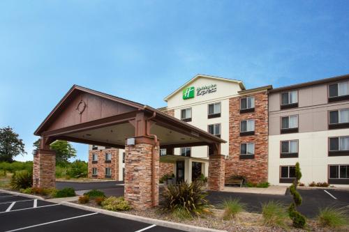 Holiday Inn Express Newport, an IHG Hotel