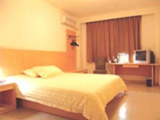 Sleeps 3