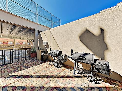 New Listing! Beachfront Penthouse with Pools & Gym condo - main image