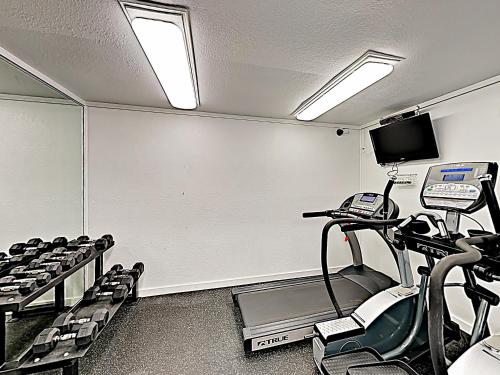 New Listing! Beachfront Penthouse with Pools & Gym condo - image 7
