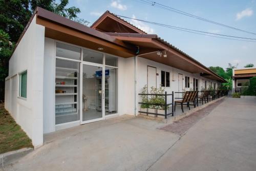 The Chill House in Tha Muang