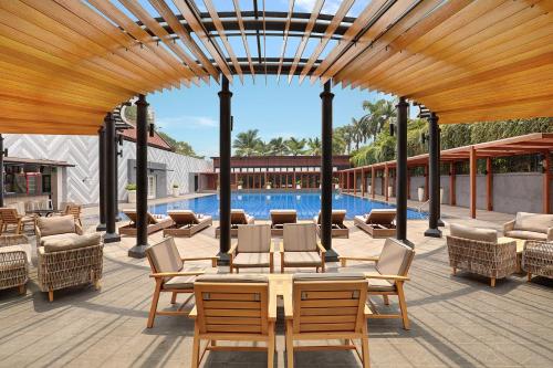 Swimming pool, Century Park Hotel in Senayan