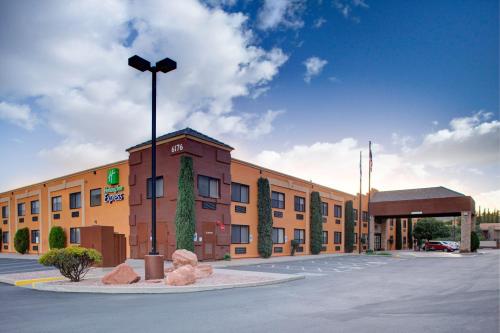 Holiday Inn Express Sedona - Oak Creek, an IHG Hotel