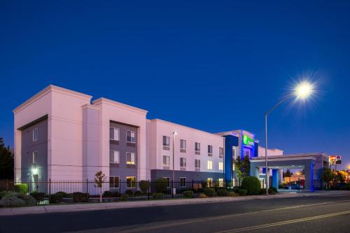 Holiday Inn Express Stockton Southeast, an IHG hotel - Hotel - Stockton