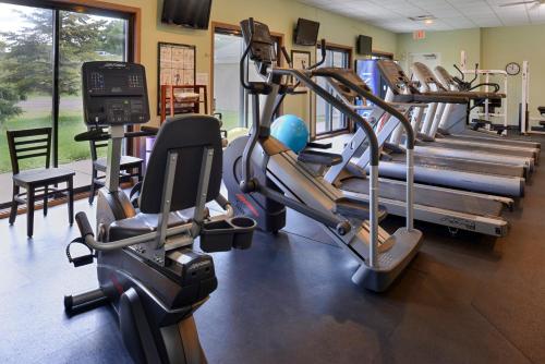 Holiday Inn Express & Suites St. Croix Valley an IHG Hotel - image 9