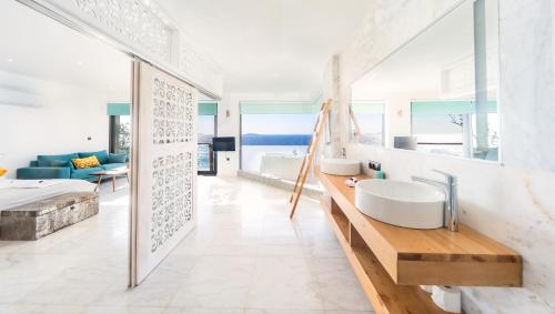 Mandalina Suites Room Type - Deluxe Suite with Sea View Mandalina Suites Room Type - Deluxe Suite with Sea View