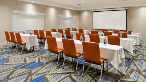 Holiday Inn Express & Suites Medina an IHG Hotel - main image
