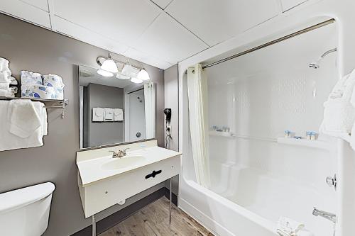 Atlantic-View Resort Condo with Pool & Lazy River condo - main image