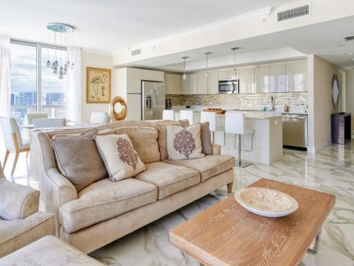 New Listing! Luxe Beach Dream with Infinity Pool condo - image 4