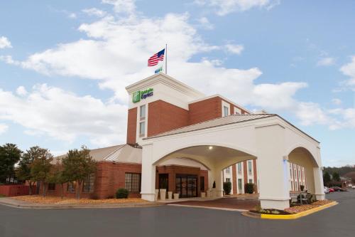Holiday Inn Express Fredericksburg - Southpoint by IHG in Fredericksburg, USA