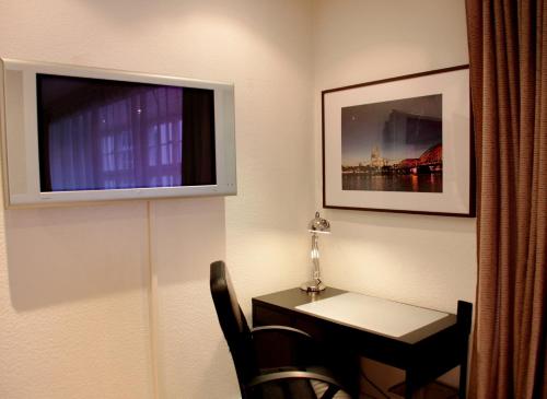 Altstadthotel Hayk am Rhein Room Type - Economy Apartment - 2 rooms without Rhine River View/ Neighboring house