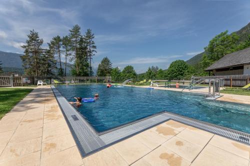 Úszómedence, Comfortable chalet near the Pressegger See in Hermagor