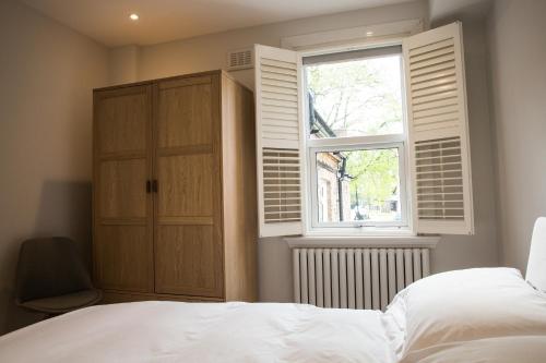 Magnificent House For 6 In Fulham With Back Garden