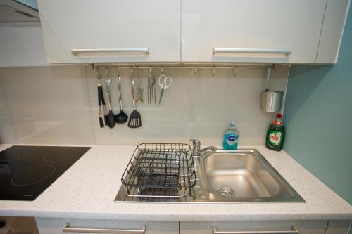 14 Compass Point