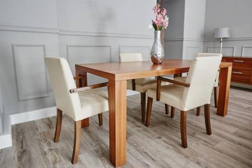 Beżowy Apartament DE LUX dla 4 osób Chorzów Katowice