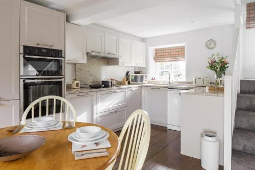 Carr Cottage near Meanwood Valley Trail