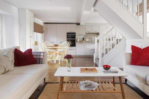 Carr Cottage near Meanwood Valley Trail