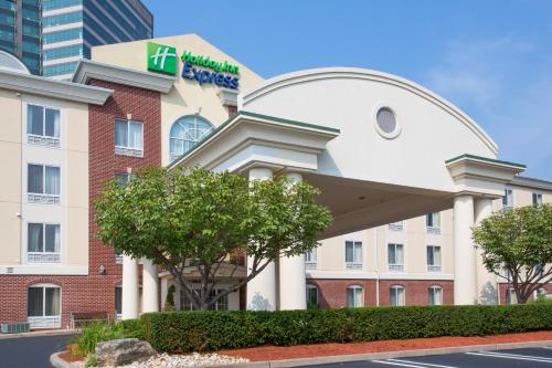 Holiday Inn Express Tower Center New Brunswick, An Ihg Hotel