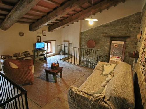 Spacious Farmhouse in Apecchio with Pool