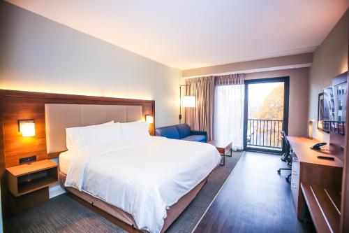 Holiday Inn Express & Suites - Charlotte - South End an IHG Hotel - image 2