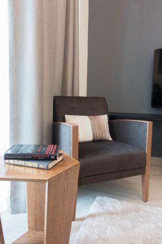 Cozy 1BR Apart With Pool And Gym 10mins Away By drive to DXB Airport, Dubai (foto 4)