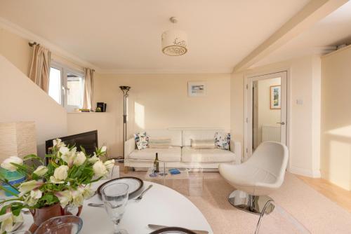 Waves Apartment St Ives - image 8